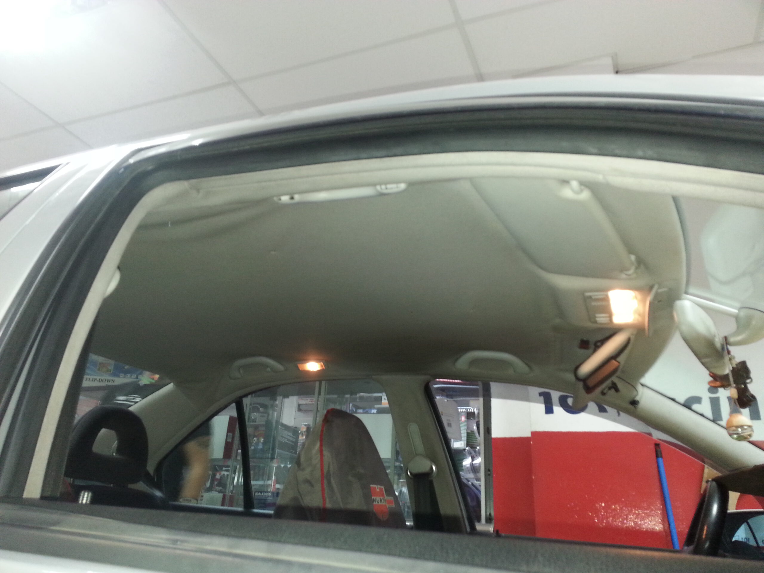 Tapizado de techo interior del coche en 101Racing