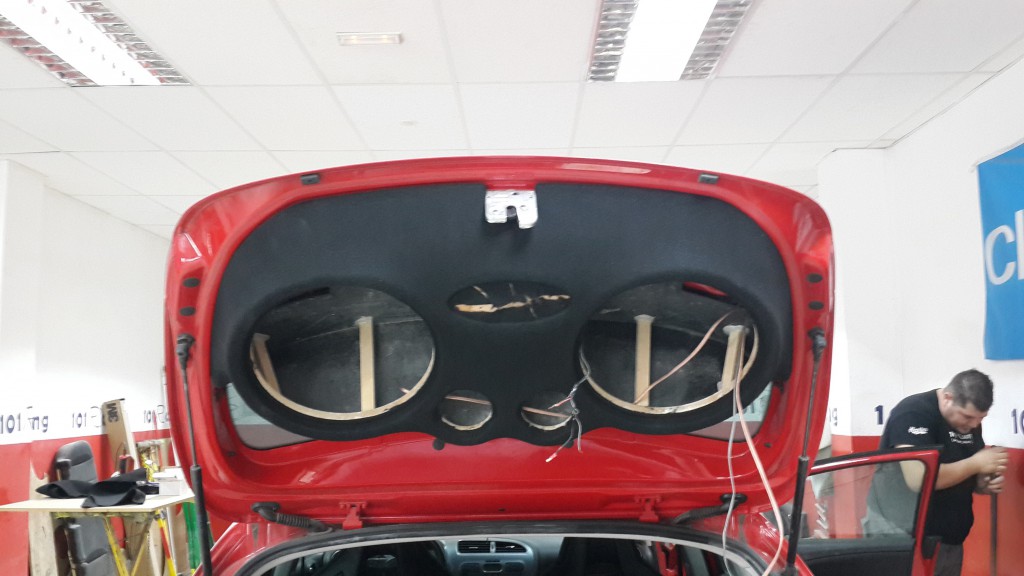 Seat León car audio personalizado con APS