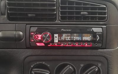 Instalación de Radio Multimedia y altavoces para Volkswagen Golf 3 en Gran Canaria