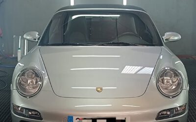 Limpieza Completa a el Porsche Carrera Gris Plata, Gran Canaria