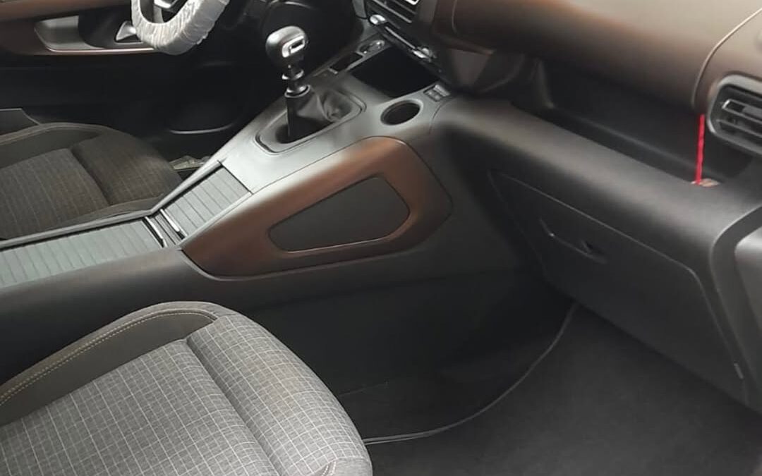 Limpieza de interior para a Peugeot Rifter en Las Palmas