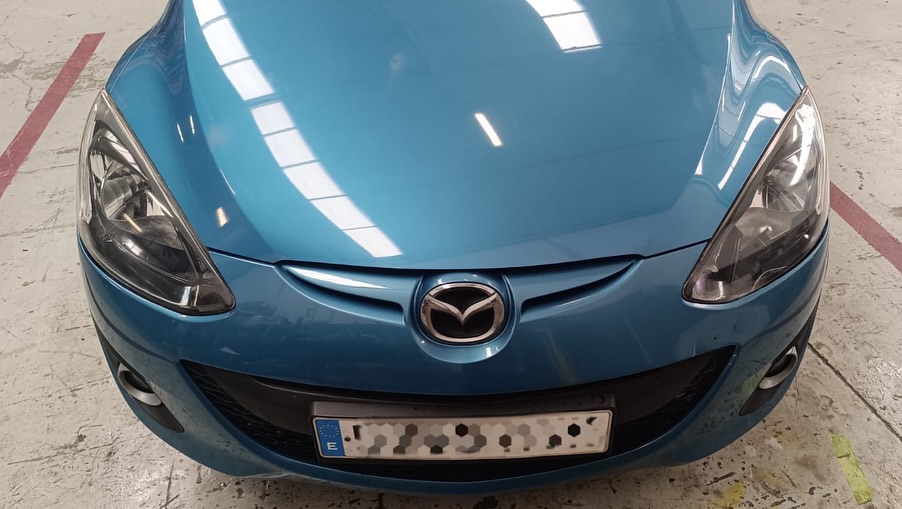 Limpieza de faro Mazda 2, Gran Canaria