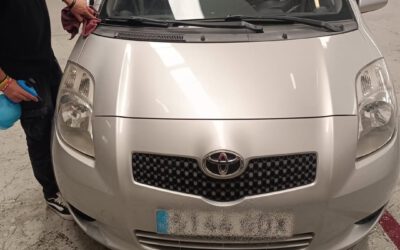 Pulido de faros a Toyota Yaris en Las Palmas de Gran Canaria